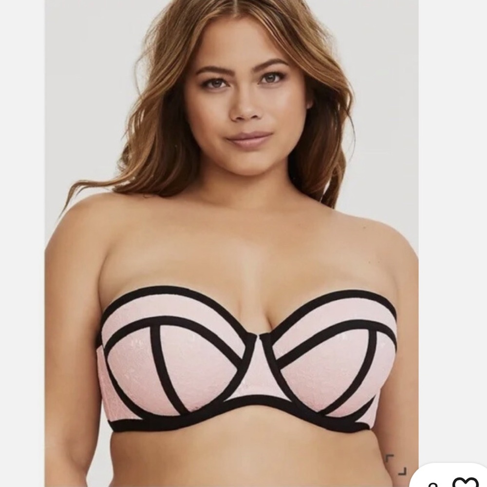 Torrid Strapless Push-Up Bra Blush Pink Lace Black Piping Straight Back